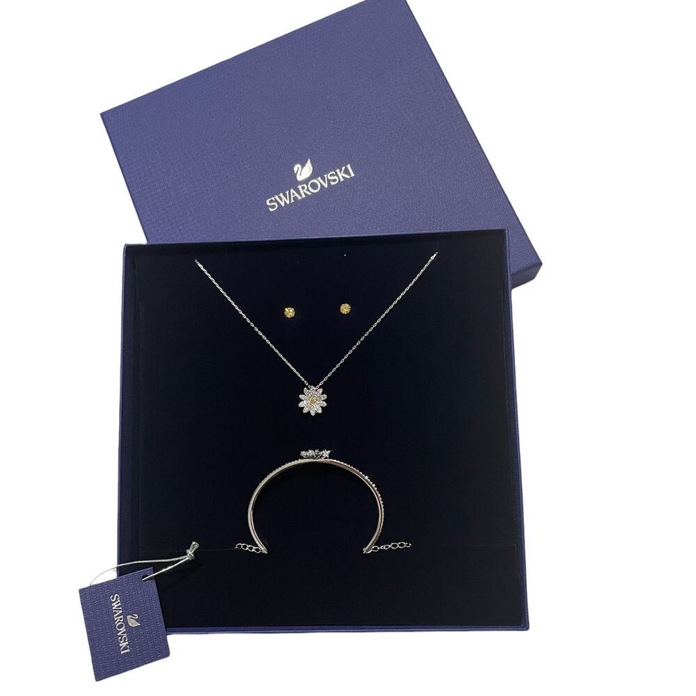 Swarovski Rhodium Eternal Flower Daisy Bracelet Earring Necklace Set New
